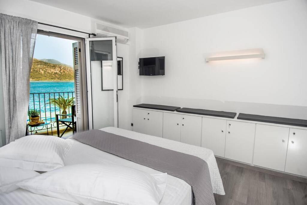 A & B Minimal Suite With Sea View In Argostoli Zewnętrze zdjęcie