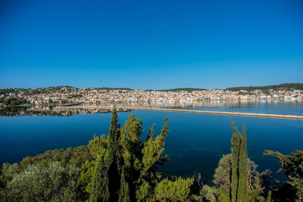 A & B Minimal Suite With Sea View In Argostoli Zewnętrze zdjęcie