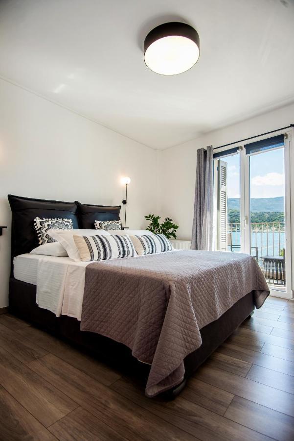A & B Minimal Suite With Sea View In Argostoli Zewnętrze zdjęcie